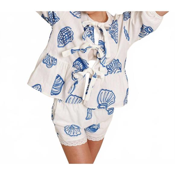 BAILEY ROSE Tops - NEW BAILEY ROSE st. pete shell tie front top in blue